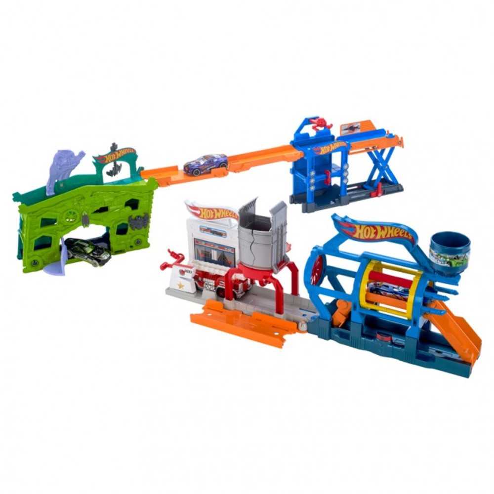 Hw: Fold Out Playset Ast (4)