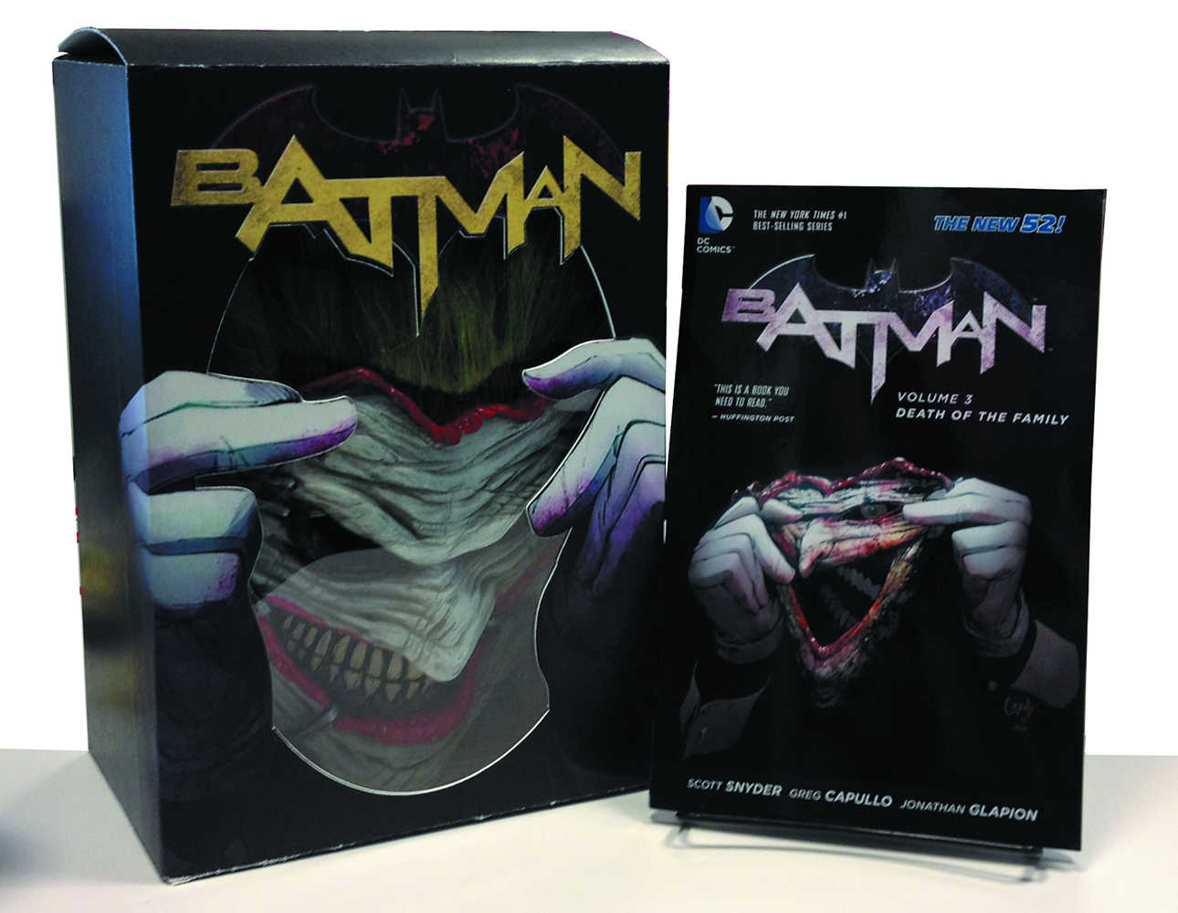 Batman Death Of The Family Book & Joker Mask Set (N52)