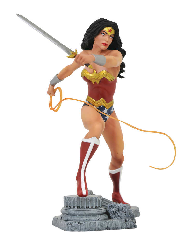 DC Gallery Wonder Woman Lasso Comic PVC Figure 