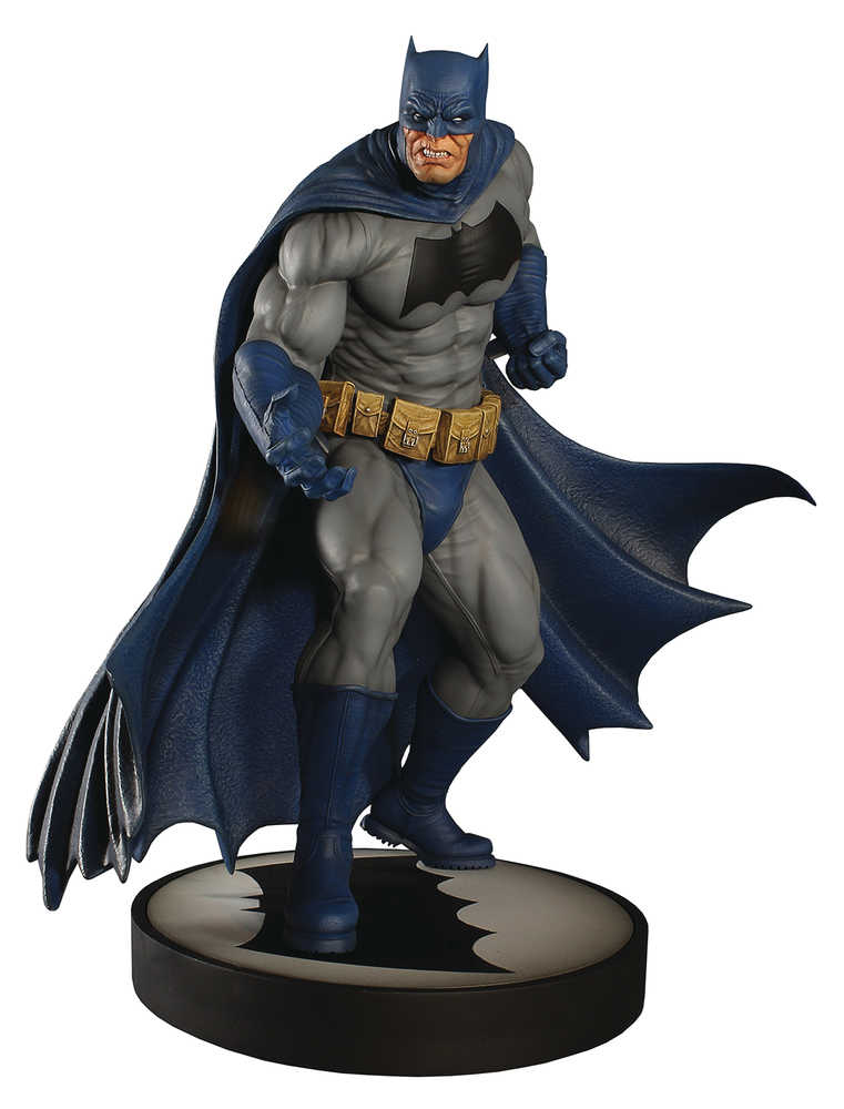 DC Batman Dark Knight 12.5 In Maquette  