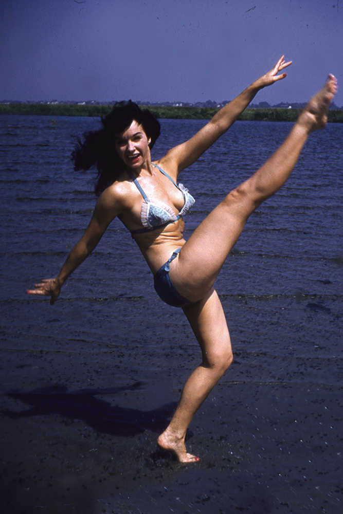 Bettie Page Unbound #9 10 Copy Photo Full Art Variant Edition