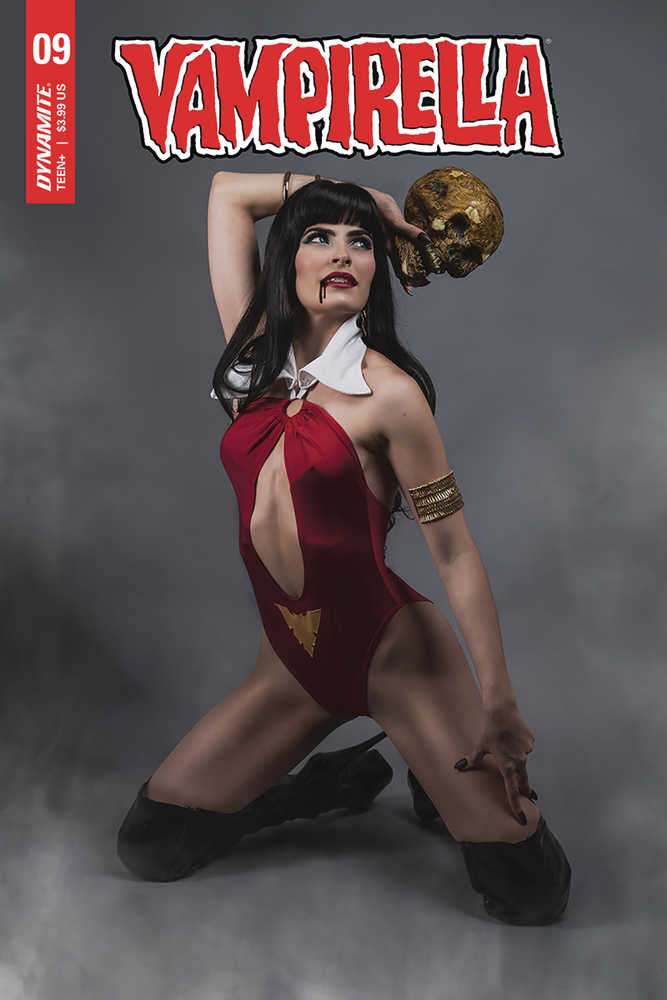 Vampirella #9 Cover E Teena Titan Cosplay