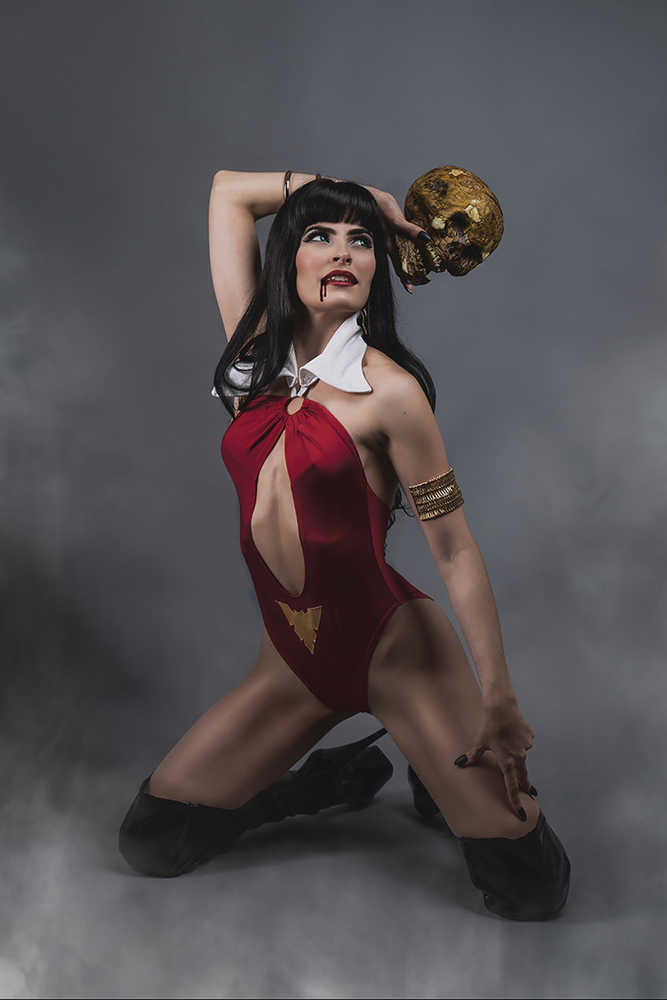 Vampirella #9 25 Copy Teena Titan Cosplay Full Art Variant Edition