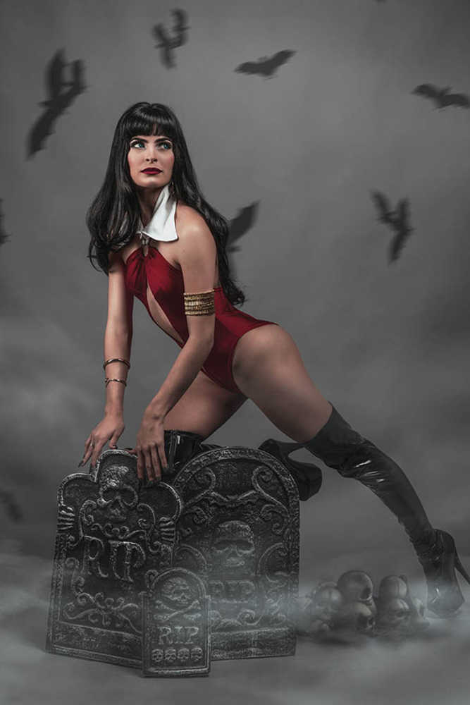 Vengeance Of Vampirella #8 20 Copy Titan Cosplay Variant Edition