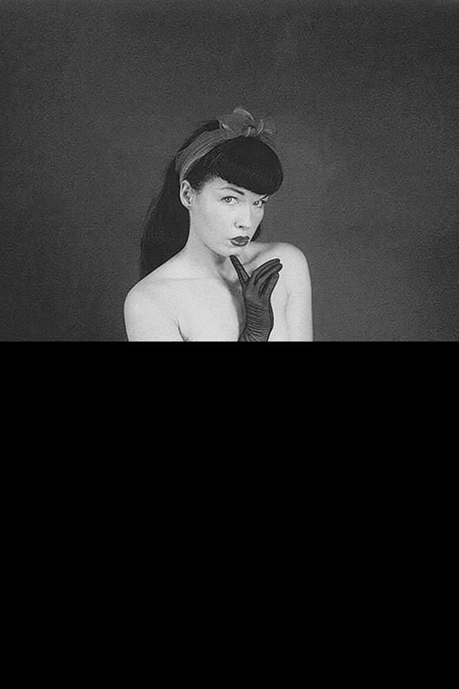 Bettie Page #3 Black Bag Photo Cover (Mature)