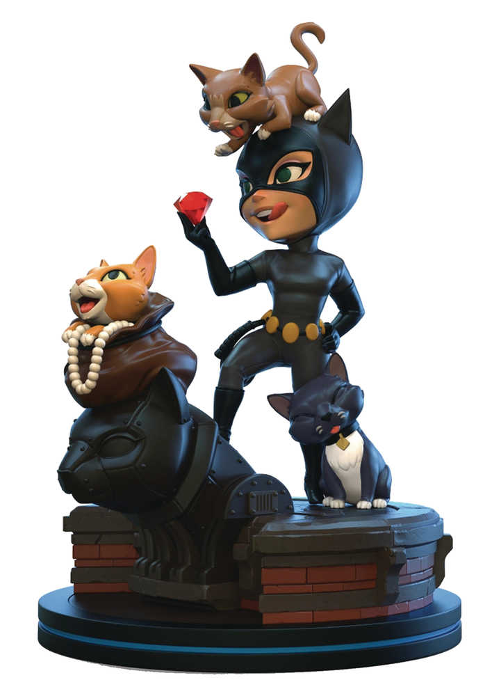 Batman Animated Catwoman Q Figure Elite Diorama Figure 