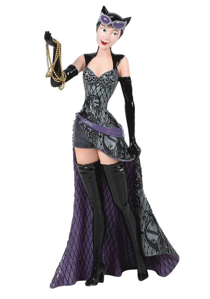 DC Comics Couture De Force Catwoman 8.27 In Figurine 