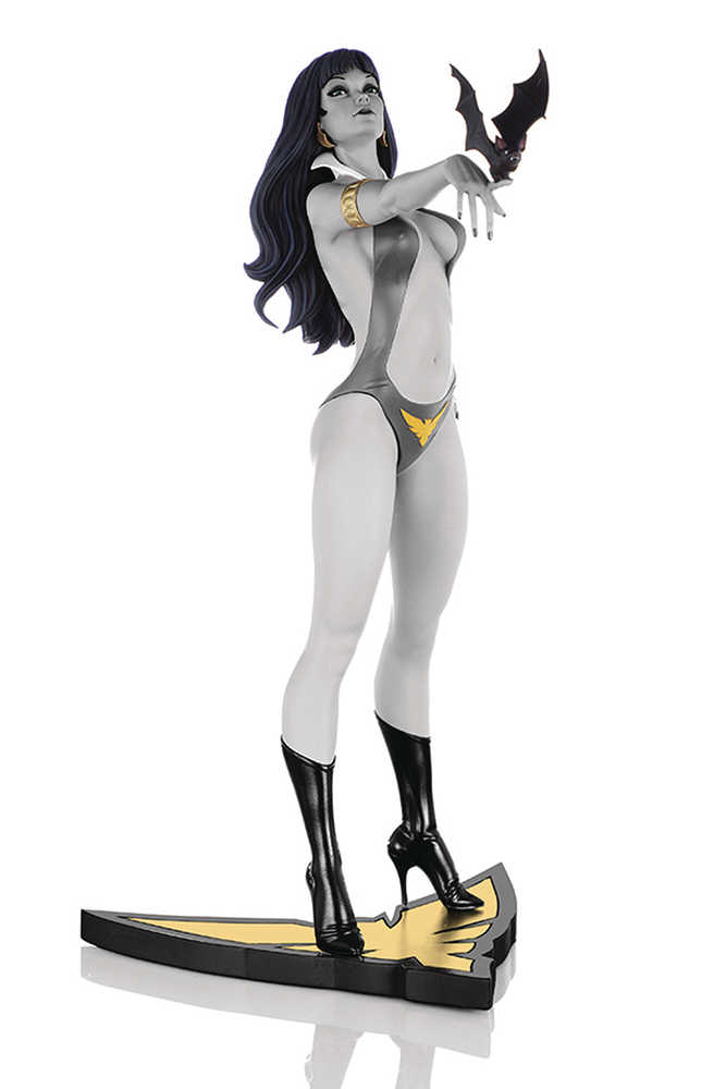 Vampirella Jose Gonzalez Statue Black & White 